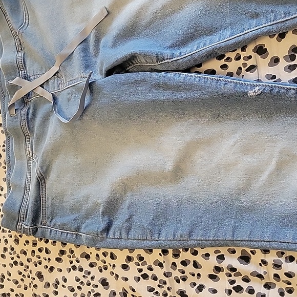 NOBO pull-on elastic waistband mid-rise cropped jeans - Picture 3 of 8